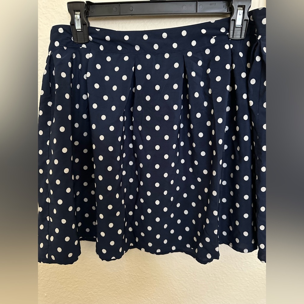 , Aeropostale skirt in blue color with white polka dots
